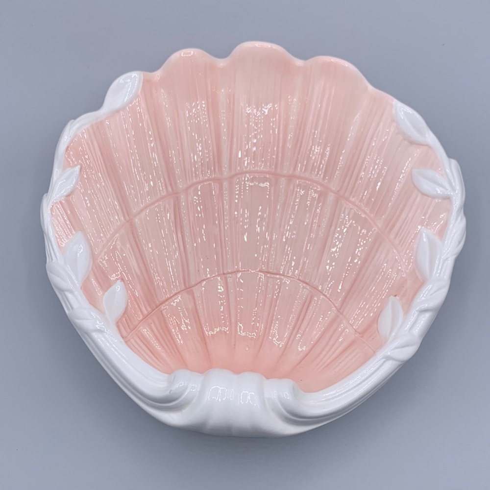 Fitz & Floyd Peach White Open Clam Coquille Ceramic Shell Dish Leaf Detail